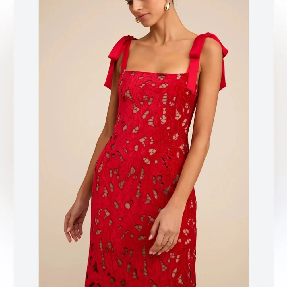 Lulus Ramsey Red Embroidered Tie Strap Maxi Dress Evening Gown Medium NWT NEW - Picture 3 of 12